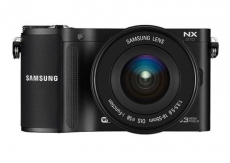 Aparat foto mirrorless Samsung NX210 + Kit obiectiv 18 - 55 mm Negru + Card de memorie ADATA MICROSDHC, 4GB EV-NX210ZBSBRO